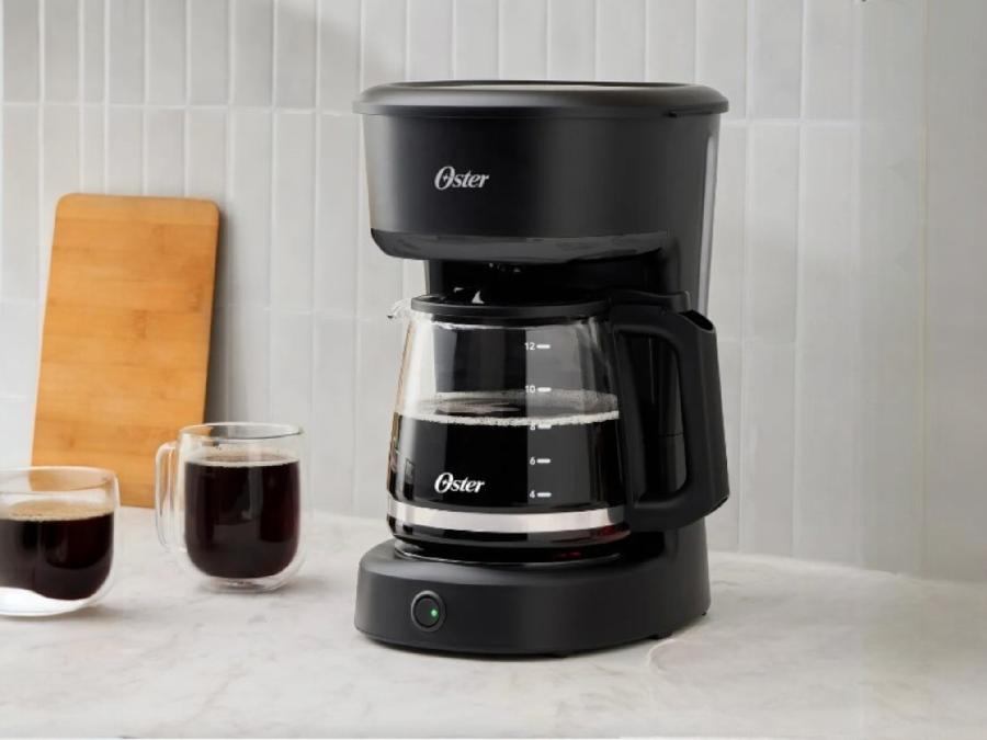 Cafetera Oster 12 Tazas Negra BVSTDCS121B – Café Perfecto en Casa - Cesta Maestra - RAM TECHNOLOGY